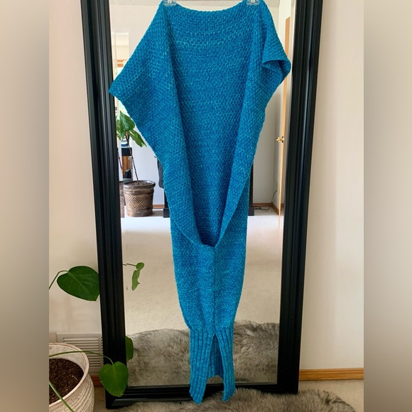 Mermaid Blue Crochet Blanket - Picture 2 of 2